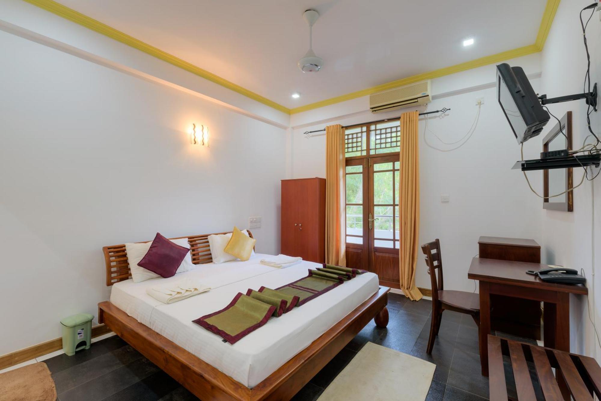 Hotel Sobana Lake Front Udawalawe Εξωτερικό φωτογραφία