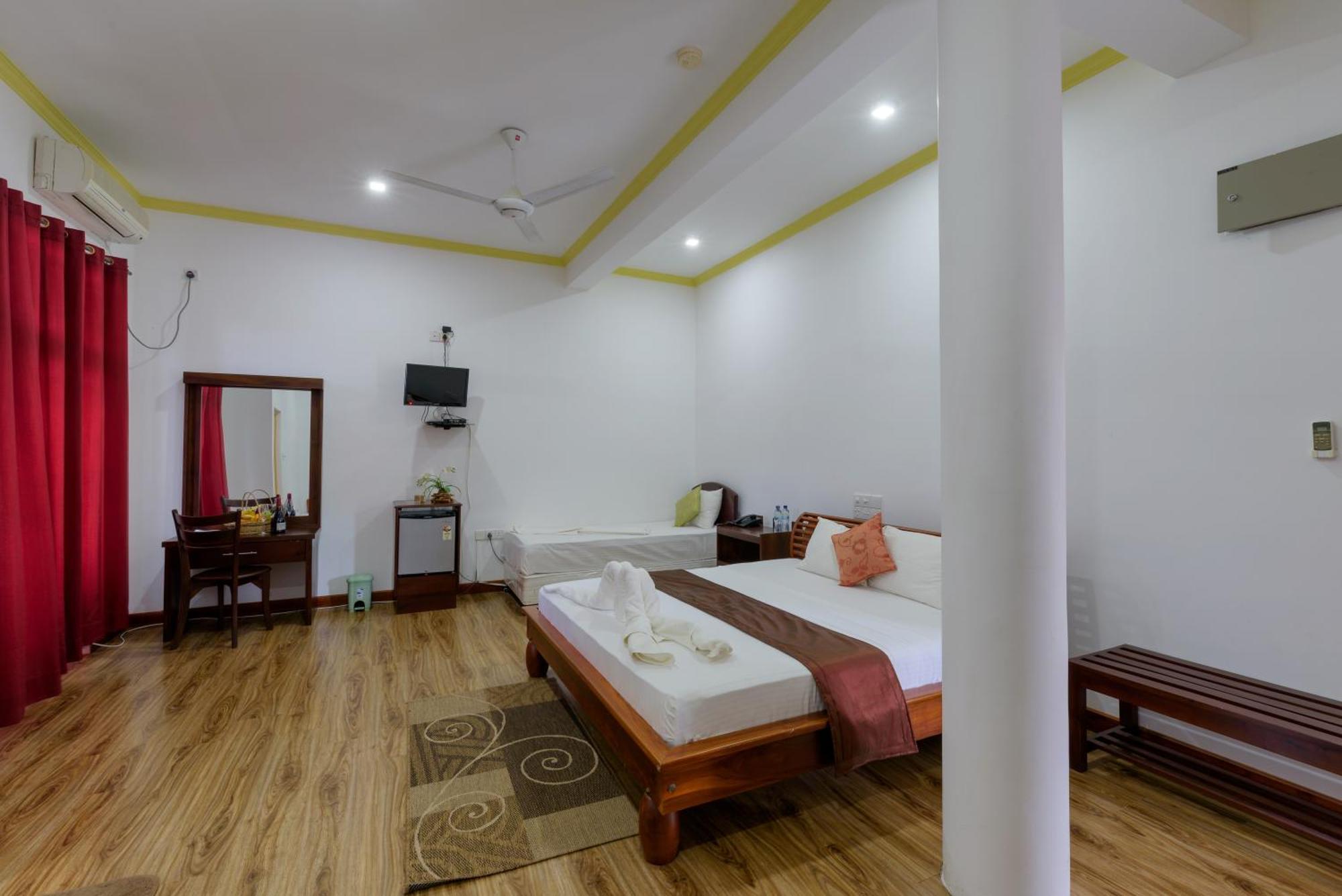 Hotel Sobana Lake Front Udawalawe Εξωτερικό φωτογραφία