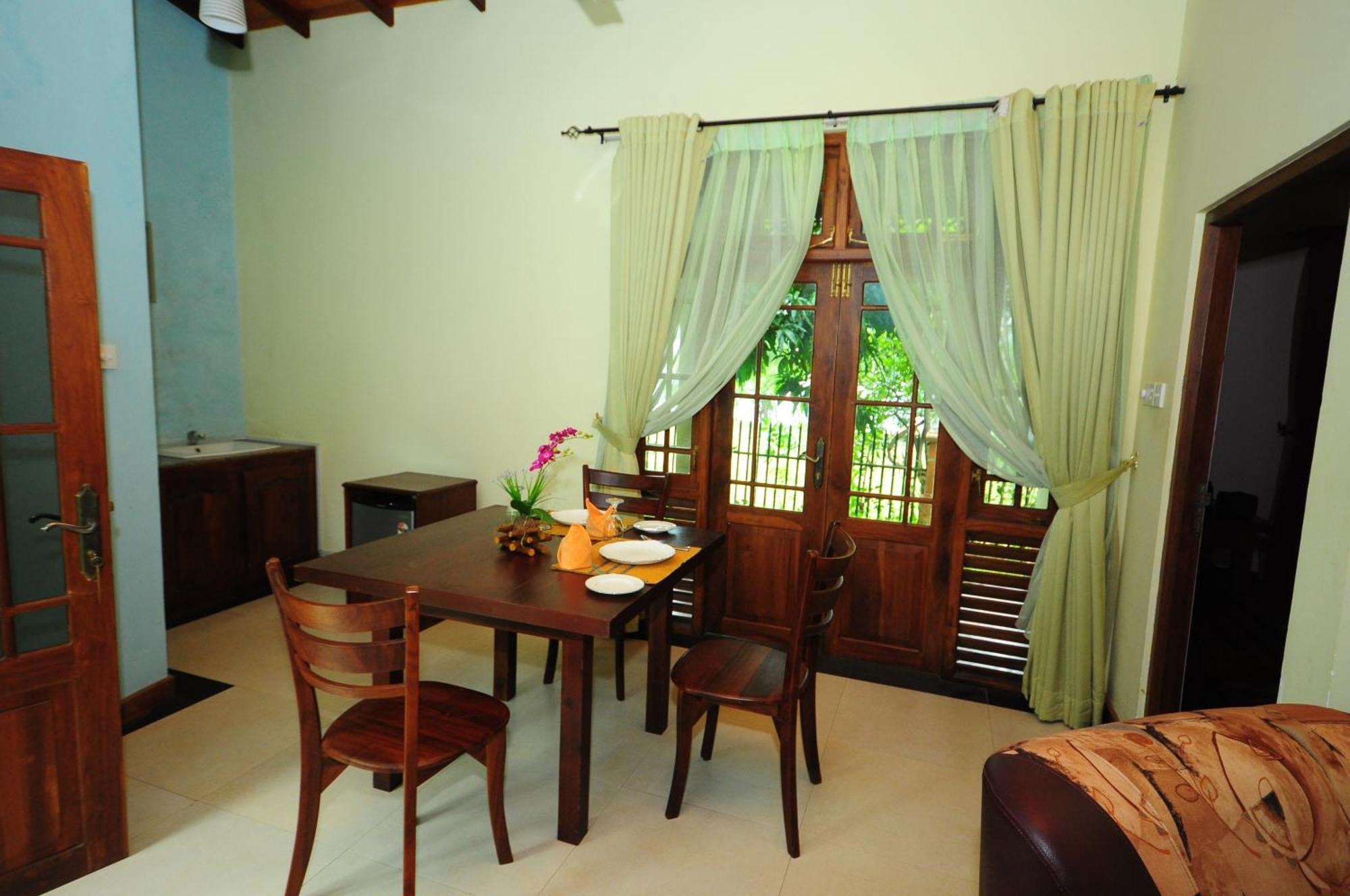 Hotel Sobana Lake Front Udawalawe Εξωτερικό φωτογραφία