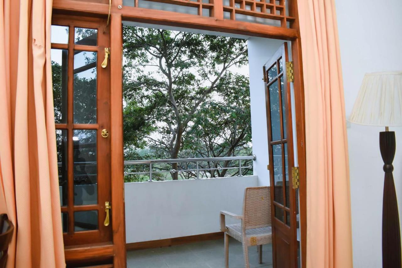 Hotel Sobana Lake Front Udawalawe Εξωτερικό φωτογραφία