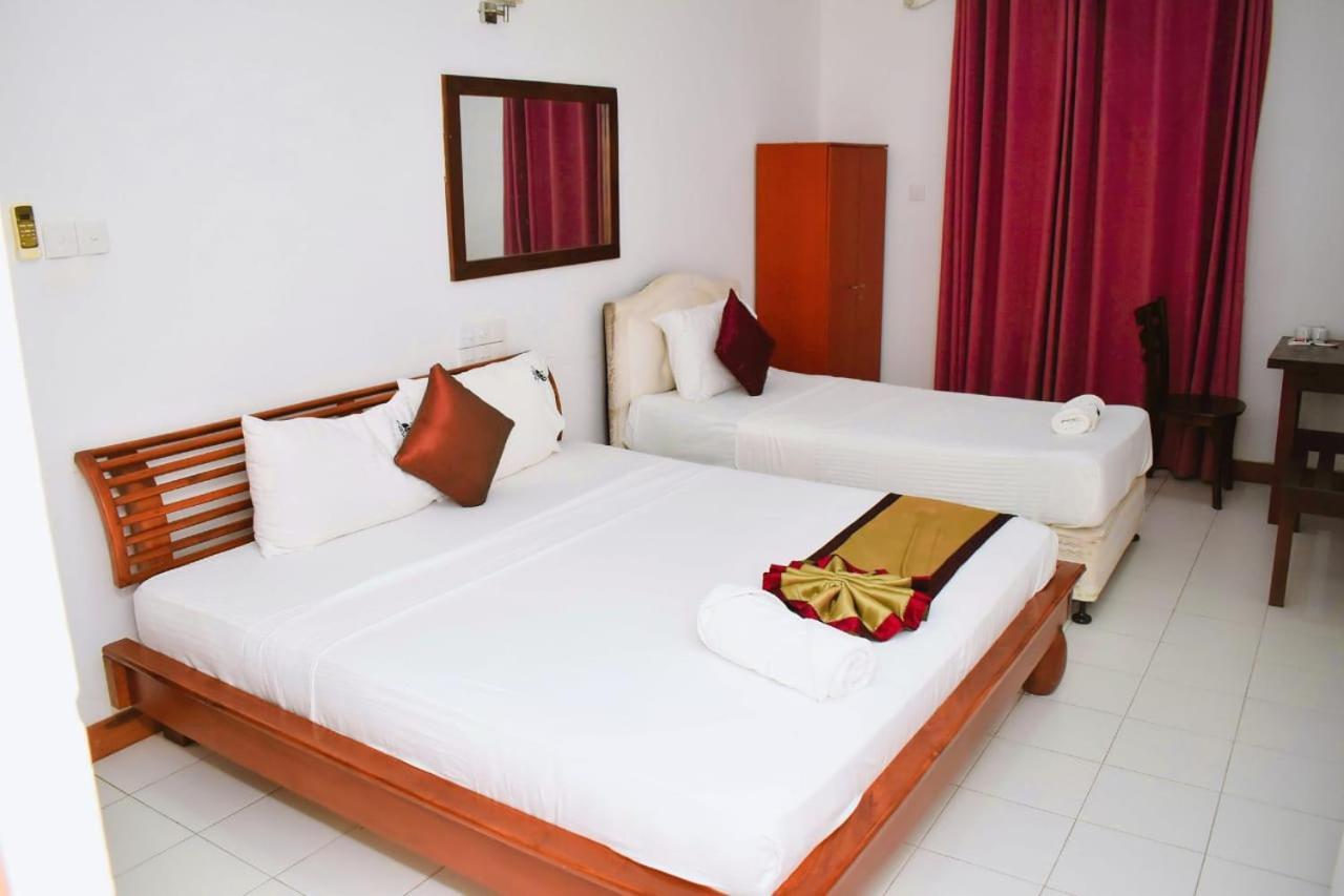 Hotel Sobana Lake Front Udawalawe Εξωτερικό φωτογραφία